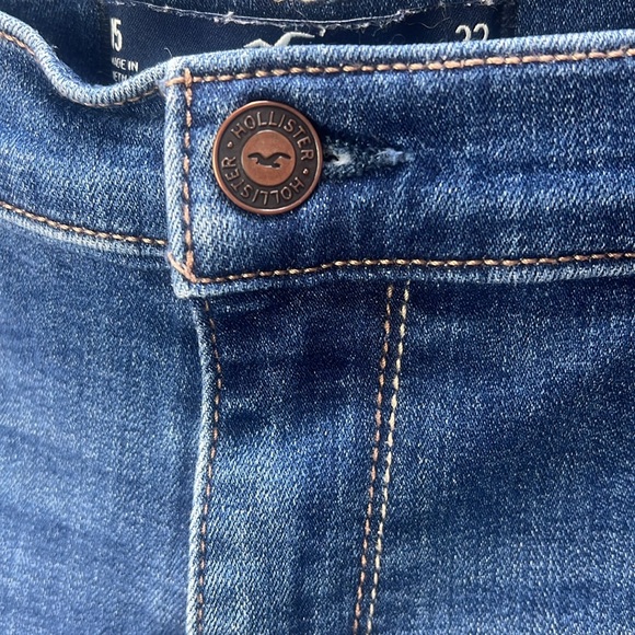Hollister Advanced Stretch Distressed High Rise Short 3” in Dark Wash - Picture 2 of 4